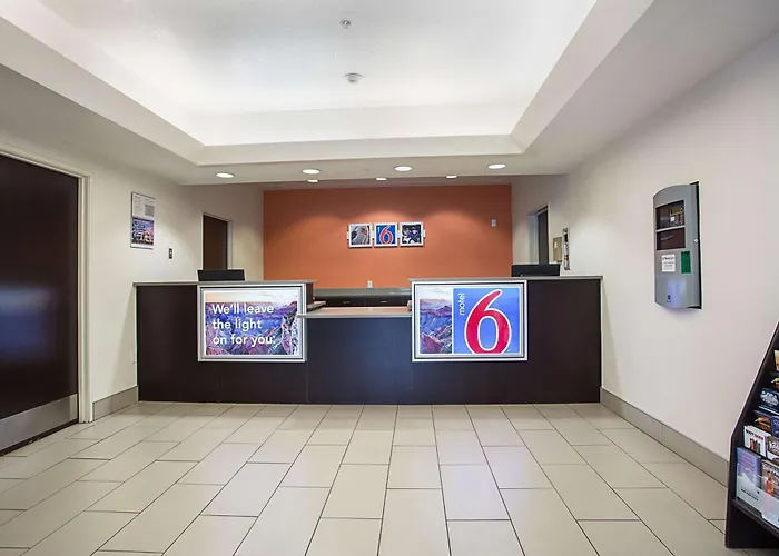 Motel 6-Page, Az
